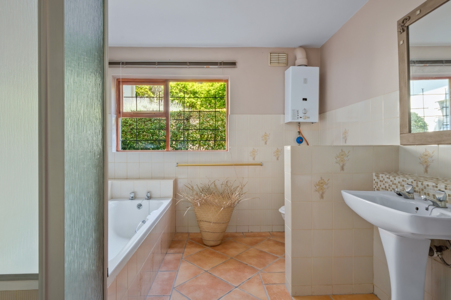 4 Bedroom Property for Sale in The Heads Western Cape